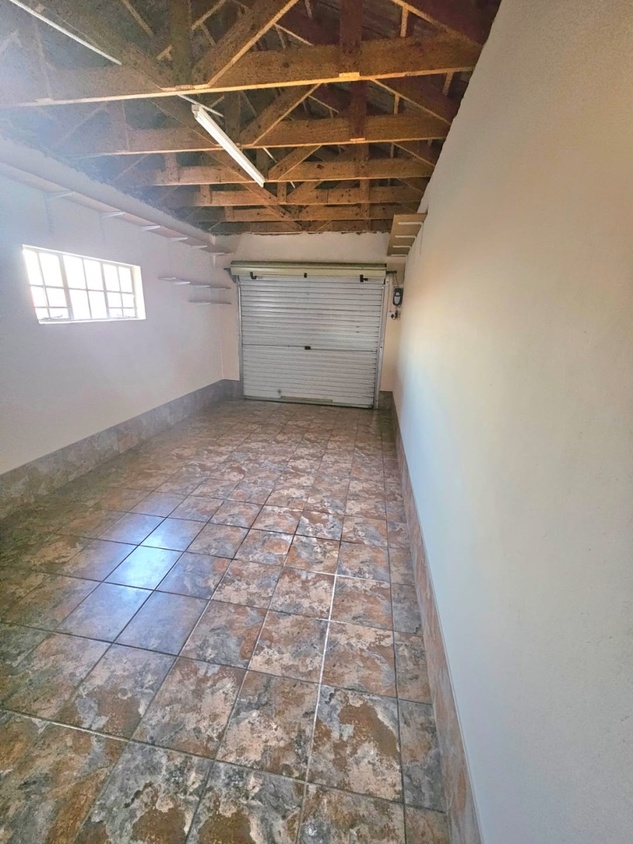 2 Bedroom Property for Sale in Schuinshoogte KwaZulu-Natal