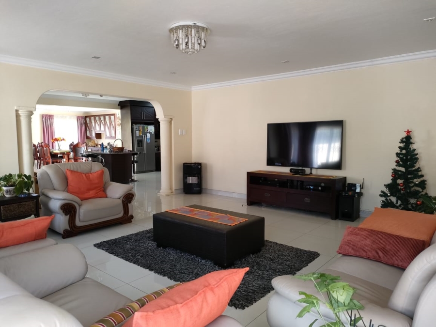 To Let 4 Bedroom Property for Rent in Sheffield Beach KwaZulu-Natal