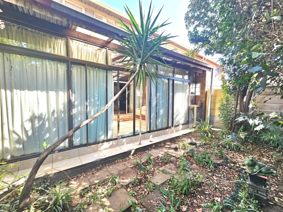 2 Bedroom Property for Sale in Huttenheights KwaZulu-Natal