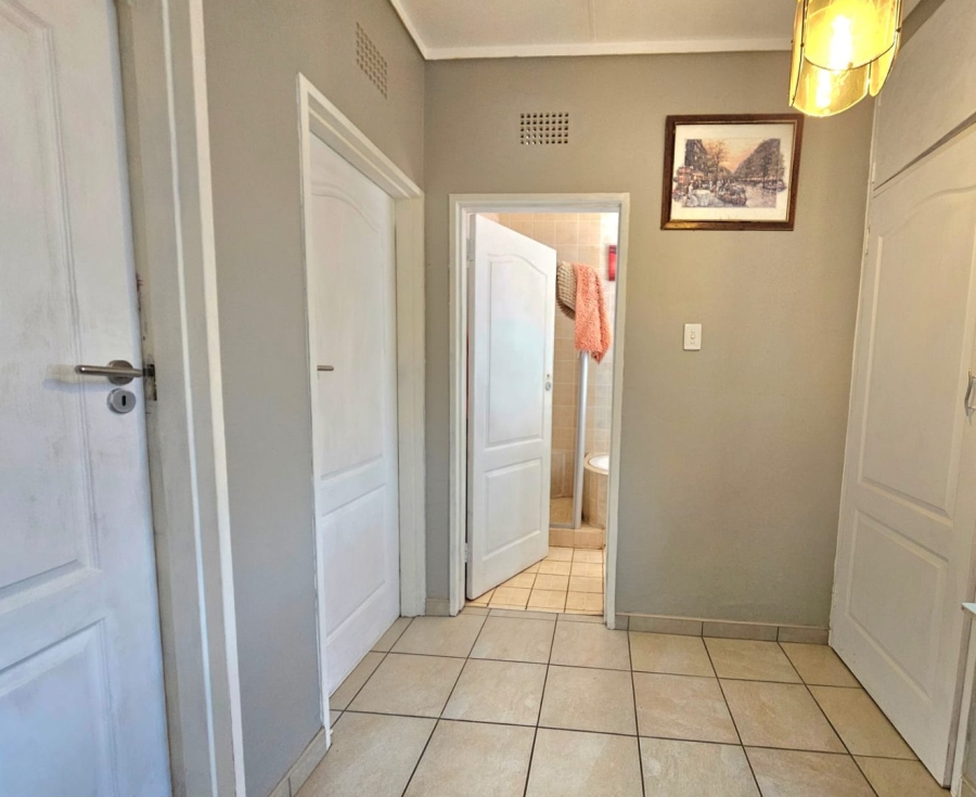 2 Bedroom Property for Sale in Huttenheights KwaZulu-Natal