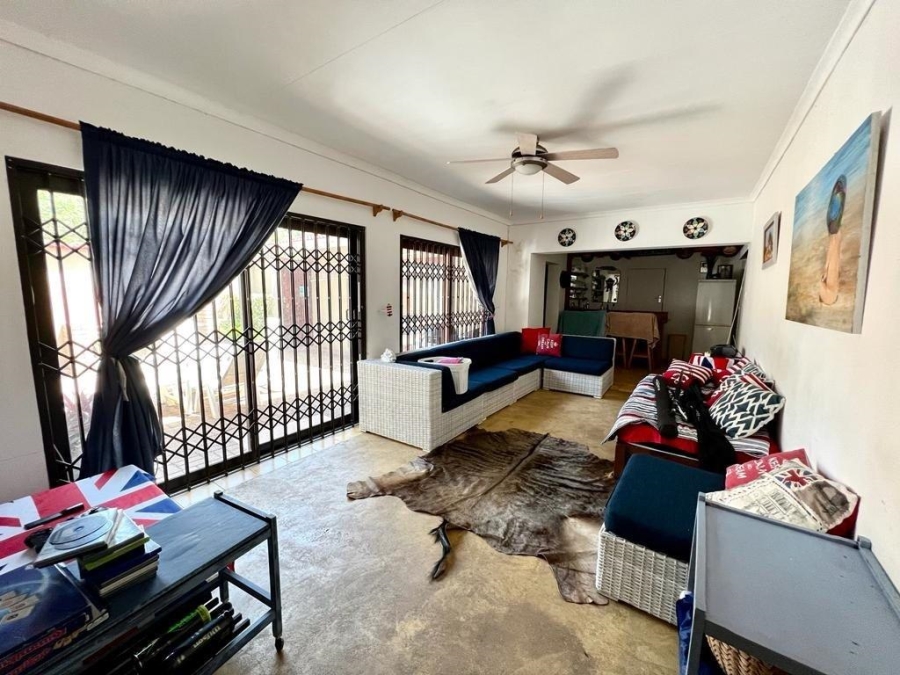 7 Bedroom Property for Sale in Marina Beach KwaZulu-Natal