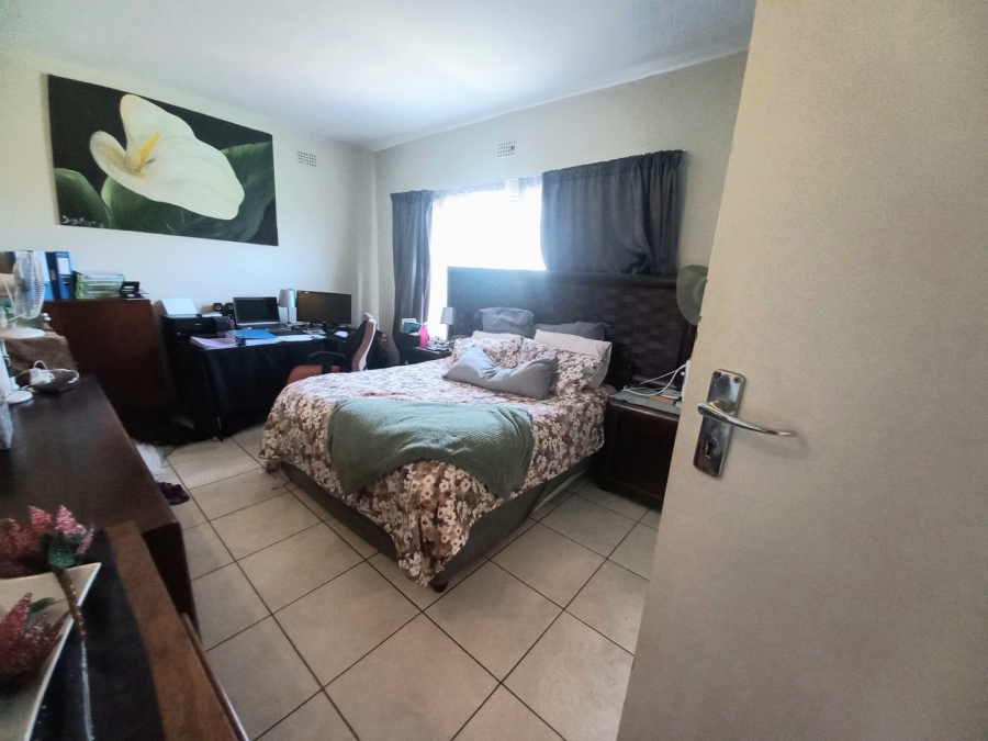 4 Bedroom Property for Sale in Sea Park KwaZulu-Natal