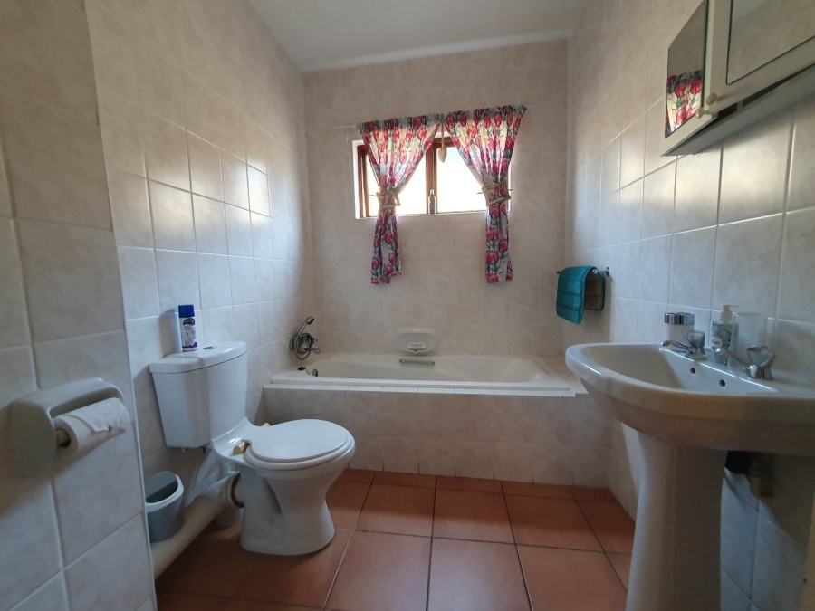 4 Bedroom Property for Sale in St Michaels On Sea KwaZulu-Natal