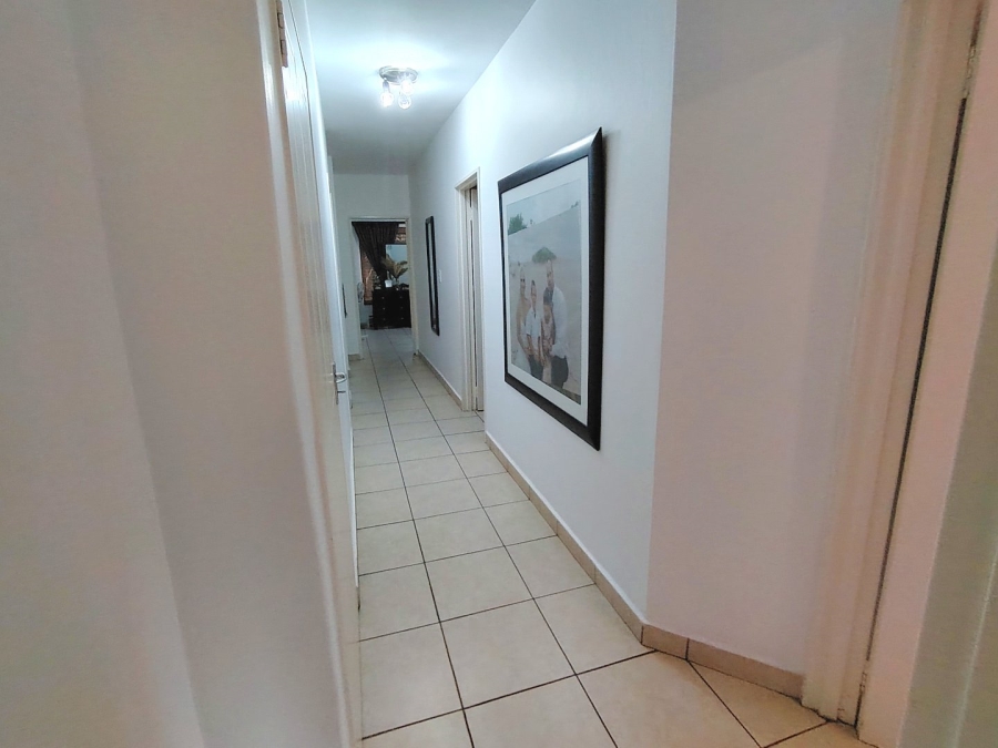 3 Bedroom Property for Sale in St Michaels On Sea KwaZulu-Natal