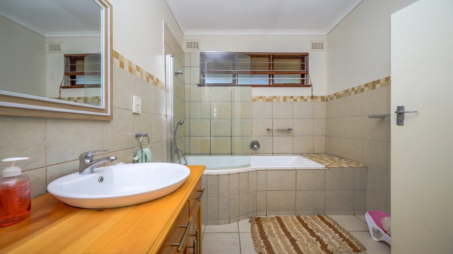 To Let 5 Bedroom Property for Rent in Winston Park KwaZulu-Natal