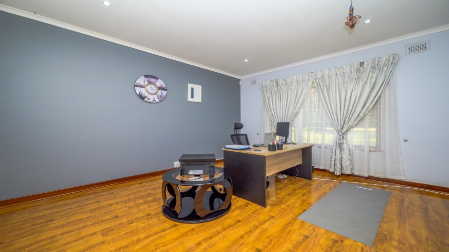 To Let 5 Bedroom Property for Rent in Winston Park KwaZulu-Natal