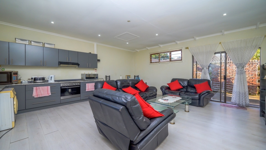 To Let 5 Bedroom Property for Rent in Winston Park KwaZulu-Natal