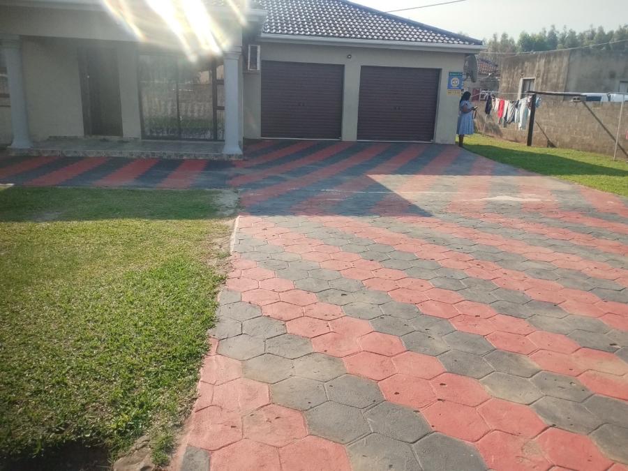  Bedroom Property for Sale in Esikhawini KwaZulu-Natal