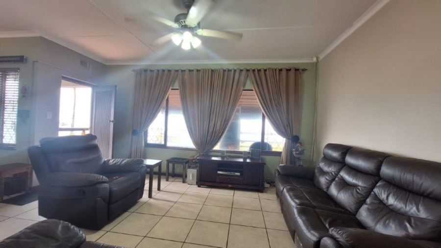 3 Bedroom Property for Sale in Pumula KwaZulu-Natal