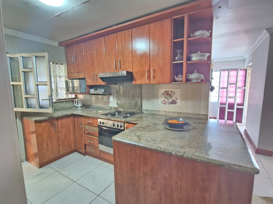 4 Bedroom Property for Sale in Lotus Park KwaZulu-Natal