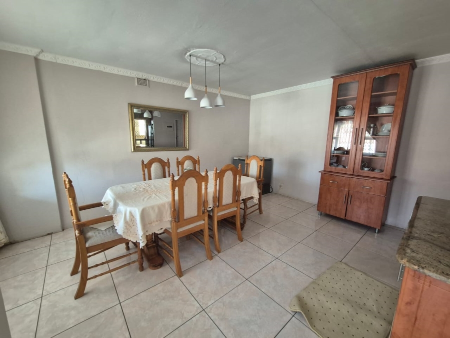 4 Bedroom Property for Sale in Lotus Park KwaZulu-Natal