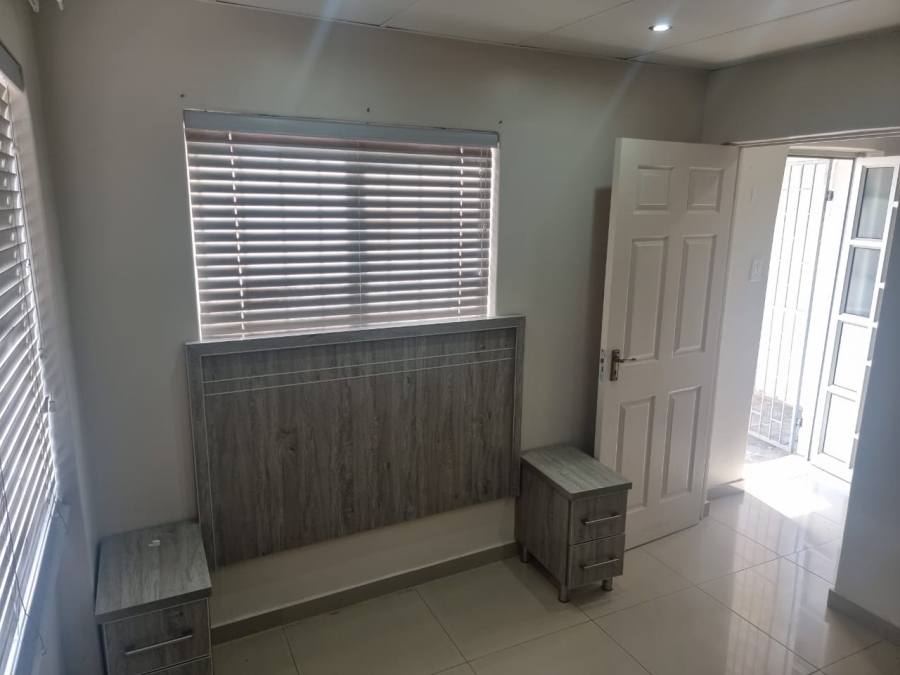 To Let 2 Bedroom Property for Rent in Malvern KwaZulu-Natal