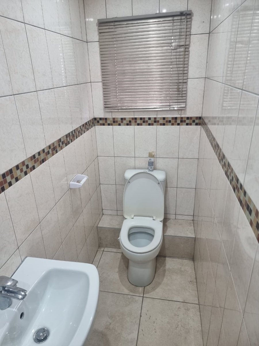 To Let 2 Bedroom Property for Rent in Malvern KwaZulu-Natal