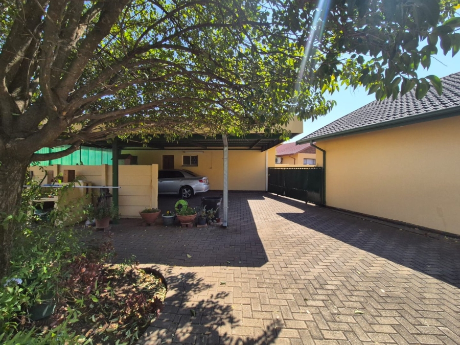 4 Bedroom Property for Sale in Barry Hertzog Park KwaZulu-Natal