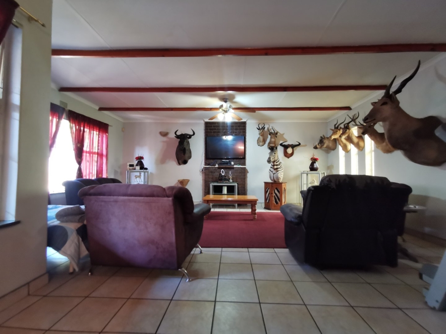 4 Bedroom Property for Sale in Huttenheights KwaZulu-Natal