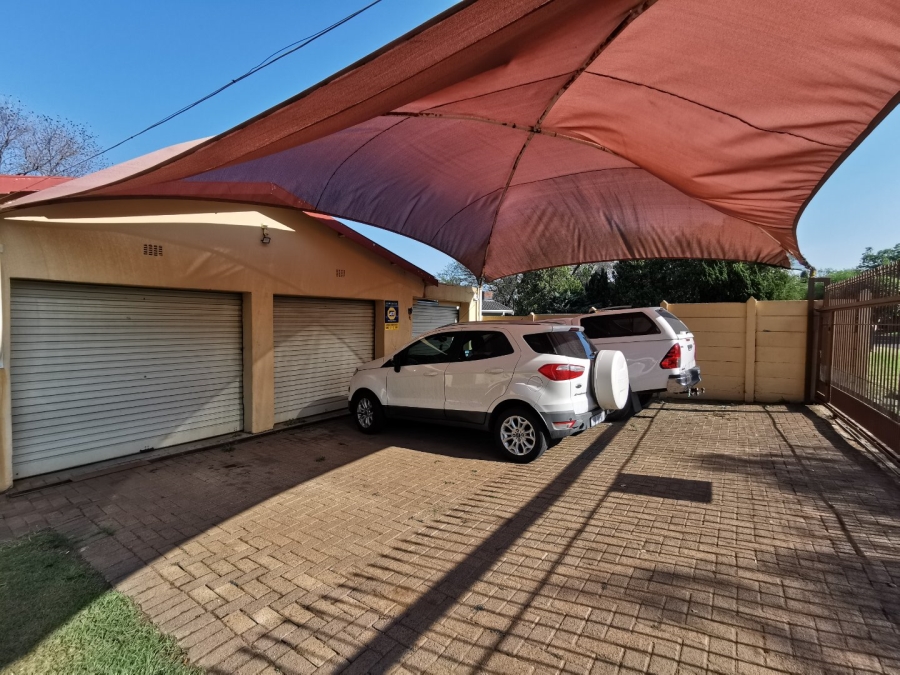 4 Bedroom Property for Sale in Huttenheights KwaZulu-Natal