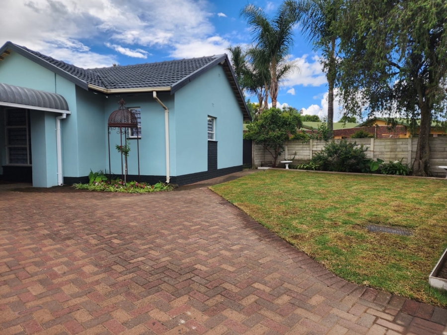 5 Bedroom Property for Sale in Huttenheights KwaZulu-Natal