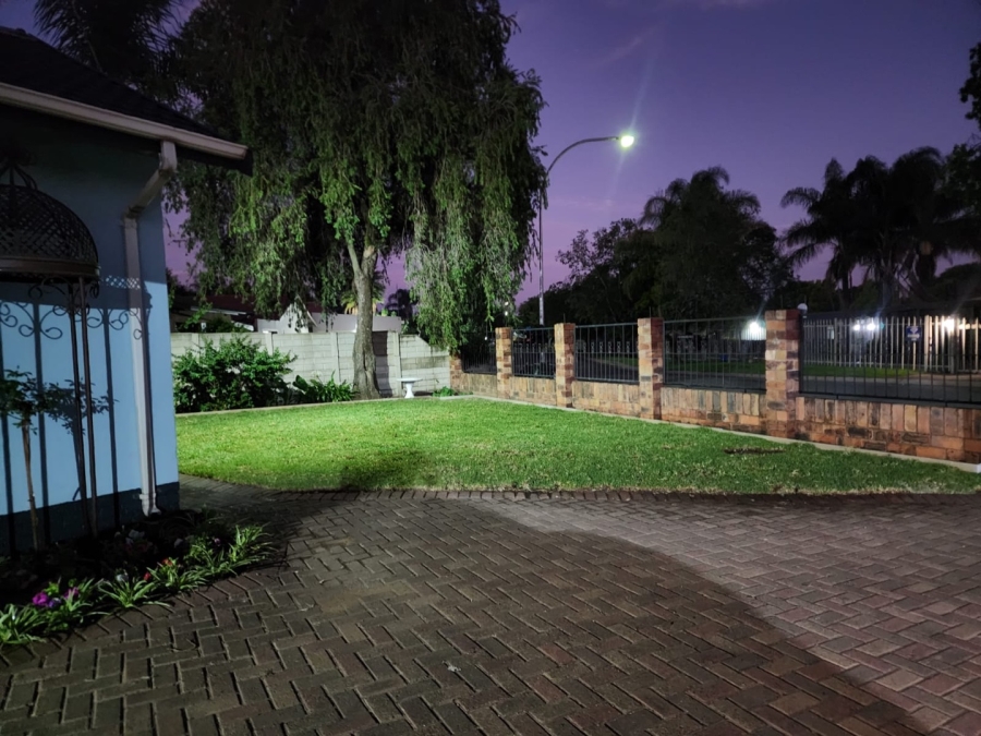 5 Bedroom Property for Sale in Huttenheights KwaZulu-Natal