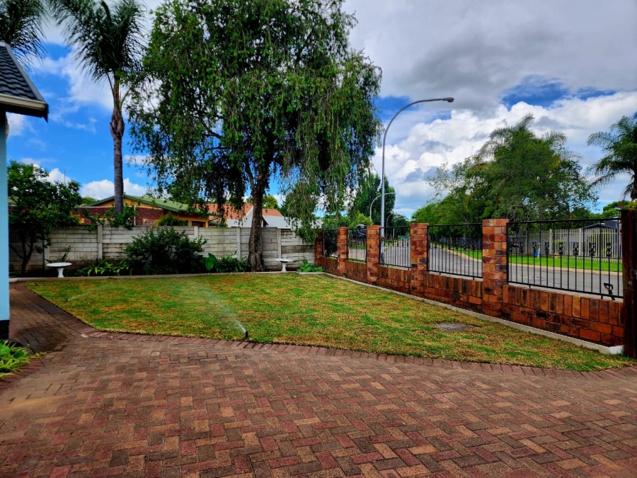 5 Bedroom Property for Sale in Huttenheights KwaZulu-Natal