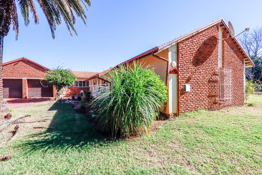 4 Bedroom Property for Sale in Huttenheights KwaZulu-Natal