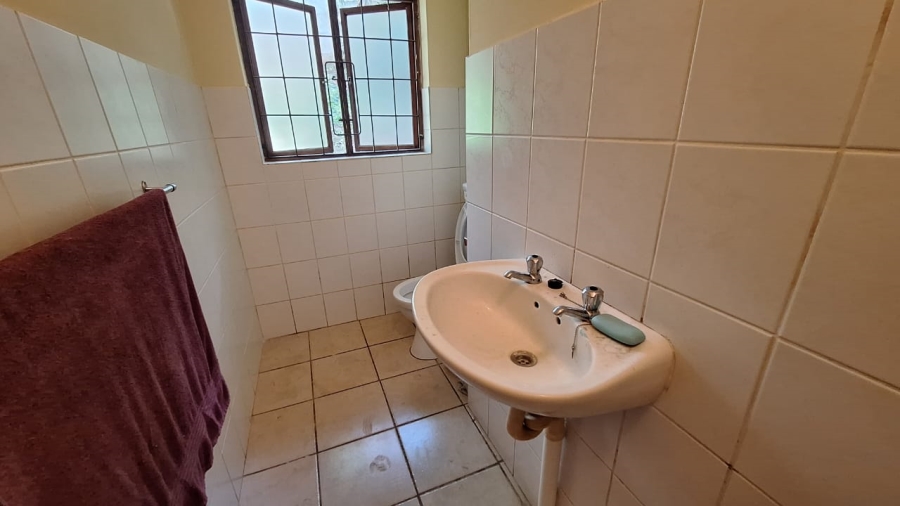 6 Bedroom Property for Sale in Southport KwaZulu-Natal