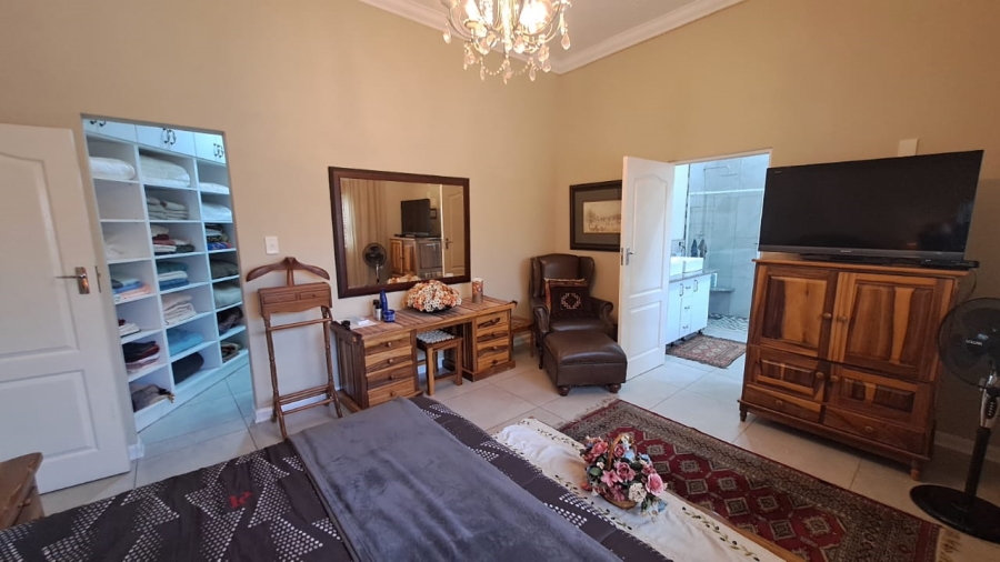 7 Bedroom Property for Sale in Signal Hill KwaZulu-Natal