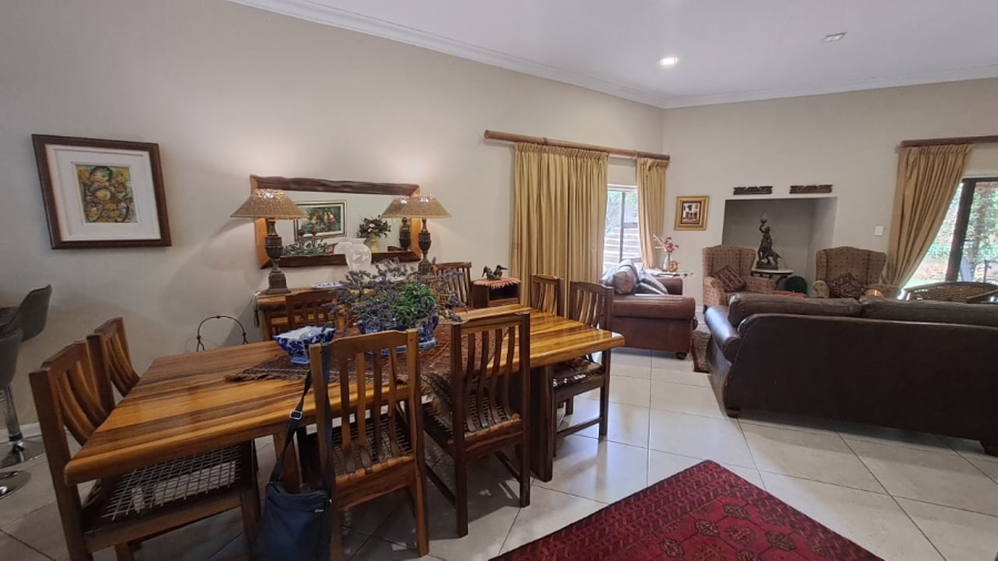 7 Bedroom Property for Sale in Signal Hill KwaZulu-Natal