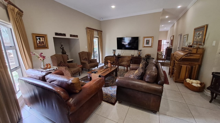 7 Bedroom Property for Sale in Signal Hill KwaZulu-Natal