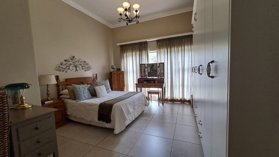 7 Bedroom Property for Sale in Signal Hill KwaZulu-Natal