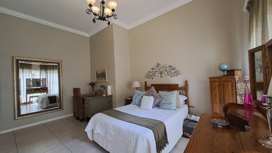 7 Bedroom Property for Sale in Signal Hill KwaZulu-Natal