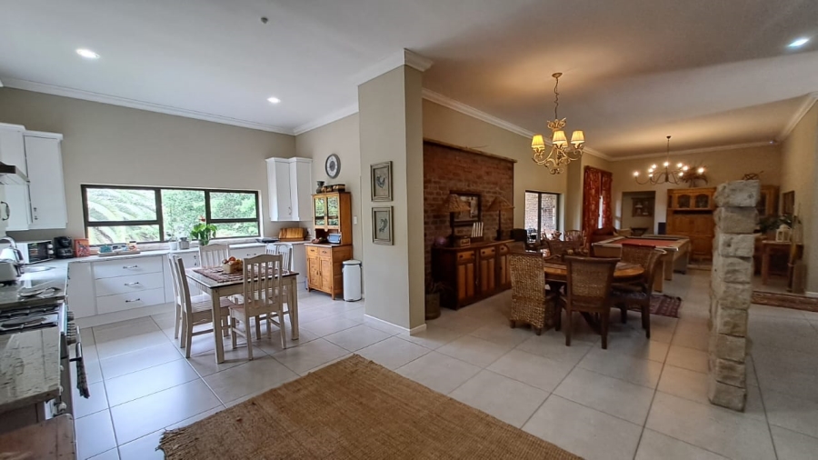 7 Bedroom Property for Sale in Signal Hill KwaZulu-Natal