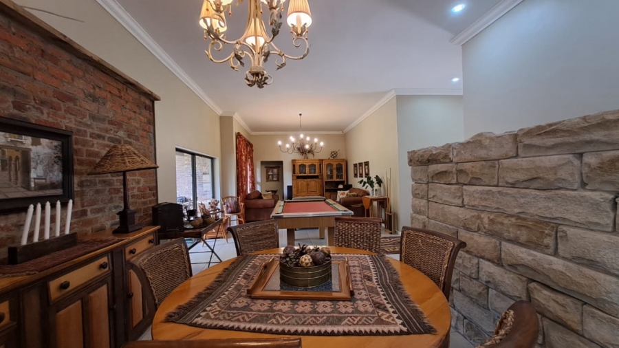 7 Bedroom Property for Sale in Signal Hill KwaZulu-Natal