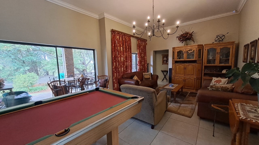 7 Bedroom Property for Sale in Signal Hill KwaZulu-Natal