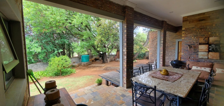 7 Bedroom Property for Sale in Signal Hill KwaZulu-Natal