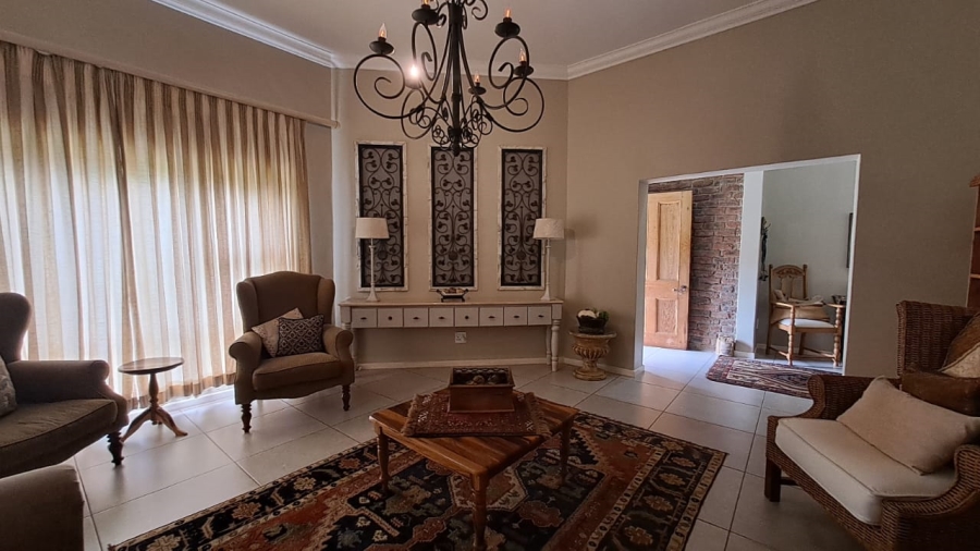 7 Bedroom Property for Sale in Signal Hill KwaZulu-Natal