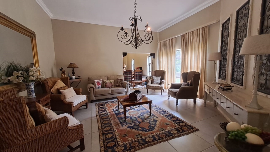 7 Bedroom Property for Sale in Signal Hill KwaZulu-Natal