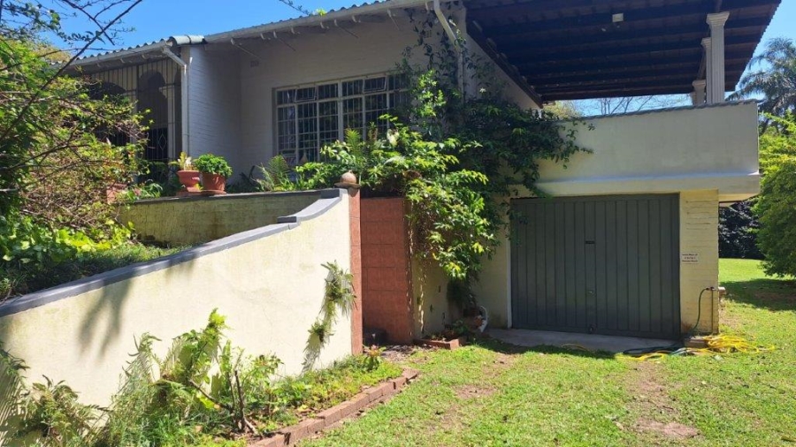 3 Bedroom Property for Sale in Umtentweni KwaZulu-Natal