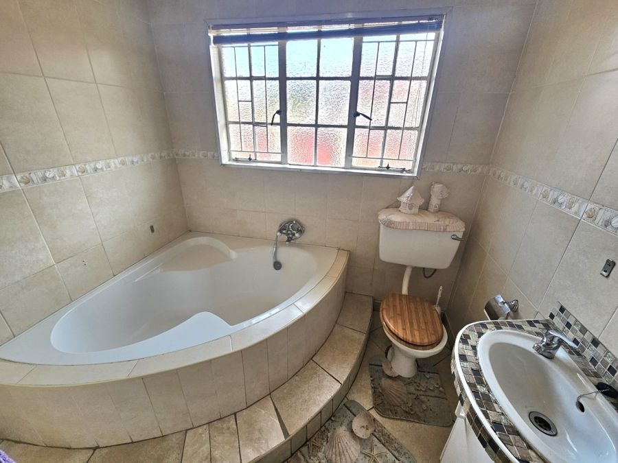 3 Bedroom Property for Sale in Huttenheights KwaZulu-Natal