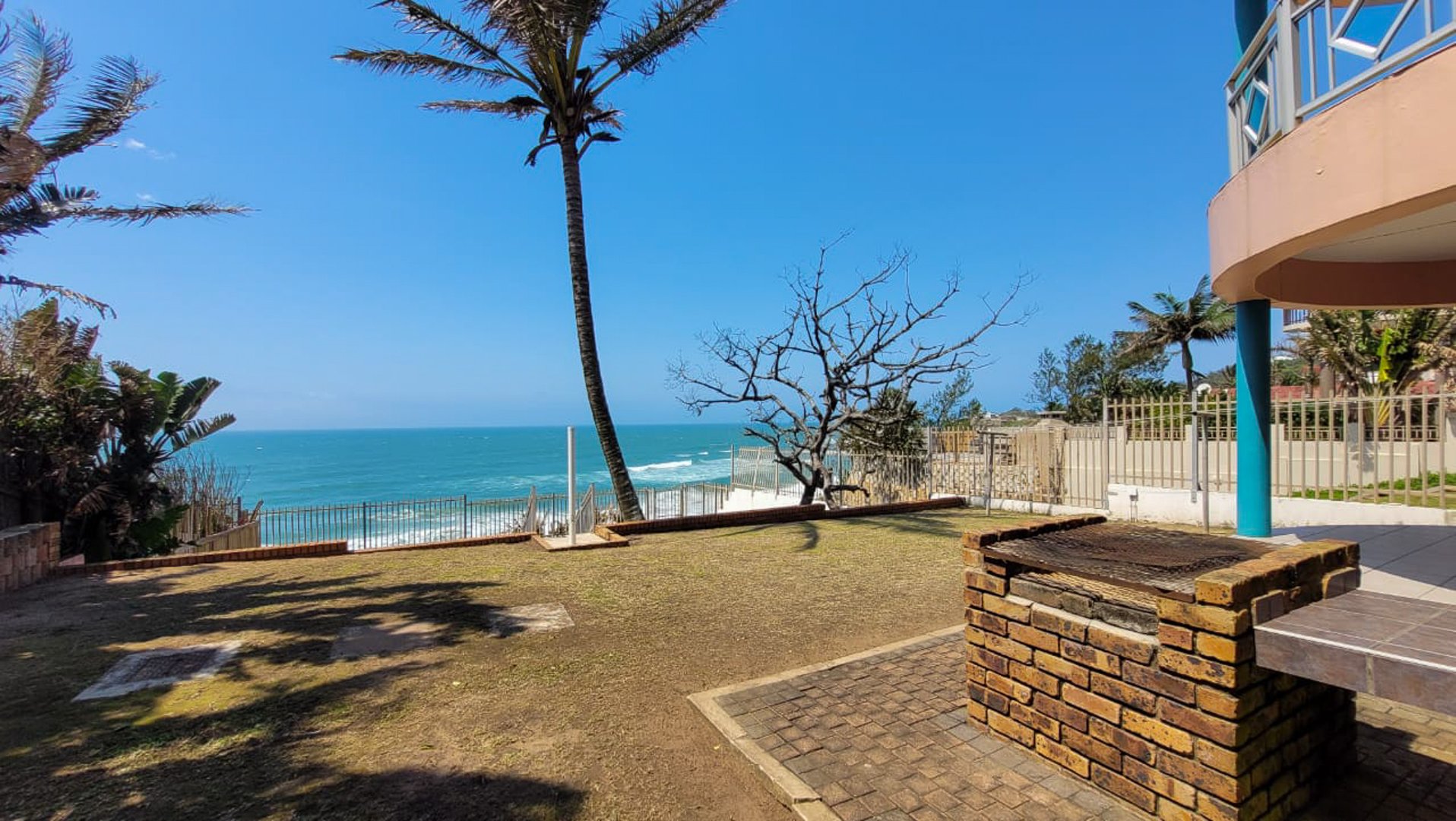 8 Bedroom Property for Sale in Tinley Manor KwaZulu-Natal