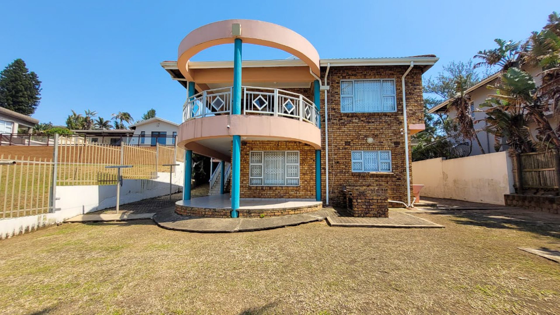 8 Bedroom Property for Sale in Tinley Manor KwaZulu-Natal