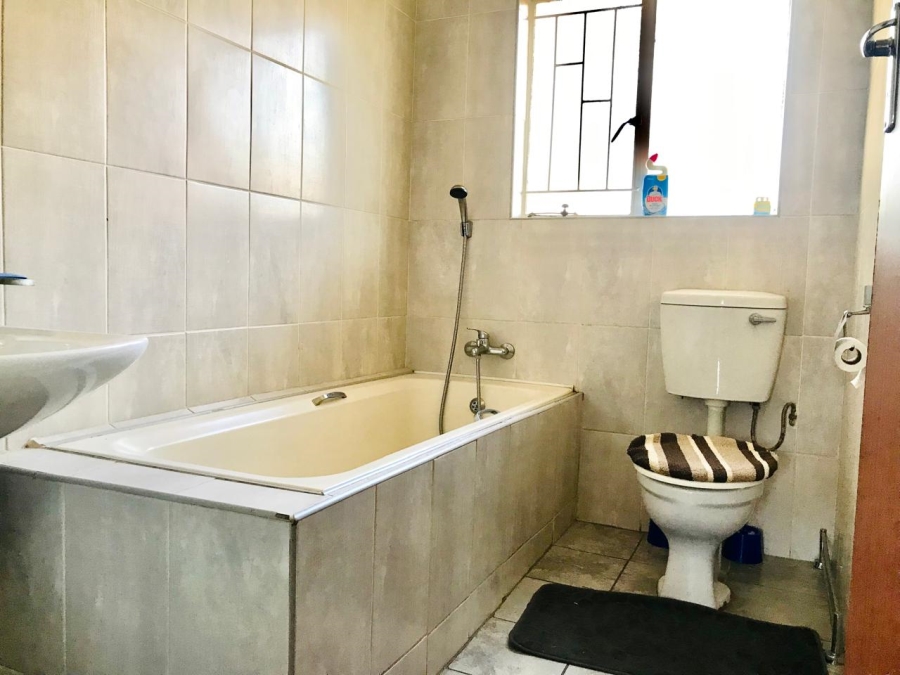 3 Bedroom Property for Sale in Huttenheights KwaZulu-Natal