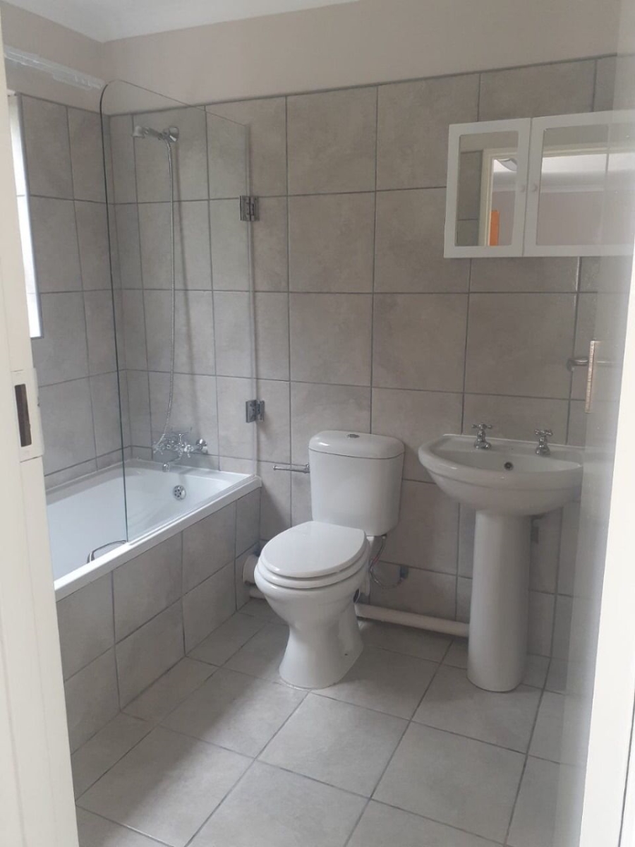 1 Bedroom Property for Sale in Sunnyridge KwaZulu-Natal