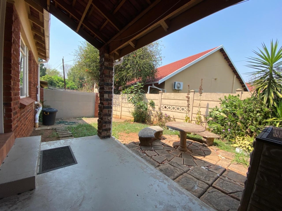 2 Bedroom Property for Sale in Huttenheights KwaZulu-Natal