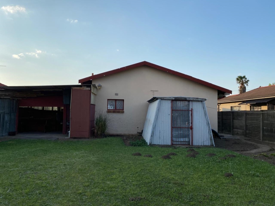 3 Bedroom Property for Sale in Lennoxton KwaZulu-Natal