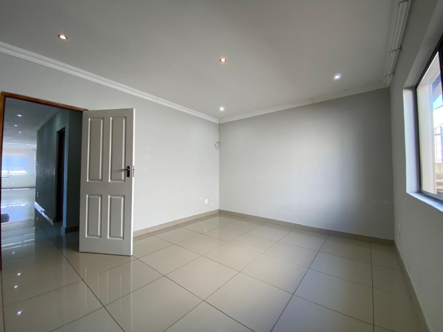 To Let 3 Bedroom Property for Rent in Newcastle KwaZulu-Natal