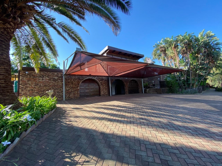 5 Bedroom Property for Sale in Signal Hill KwaZulu-Natal