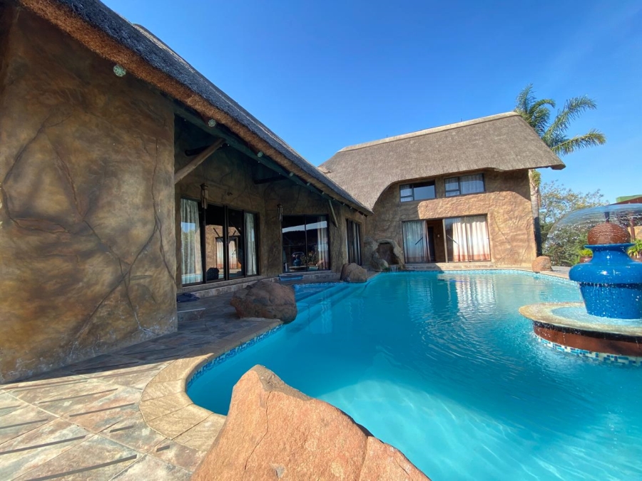 5 Bedroom Property for Sale in Signal Hill KwaZulu-Natal