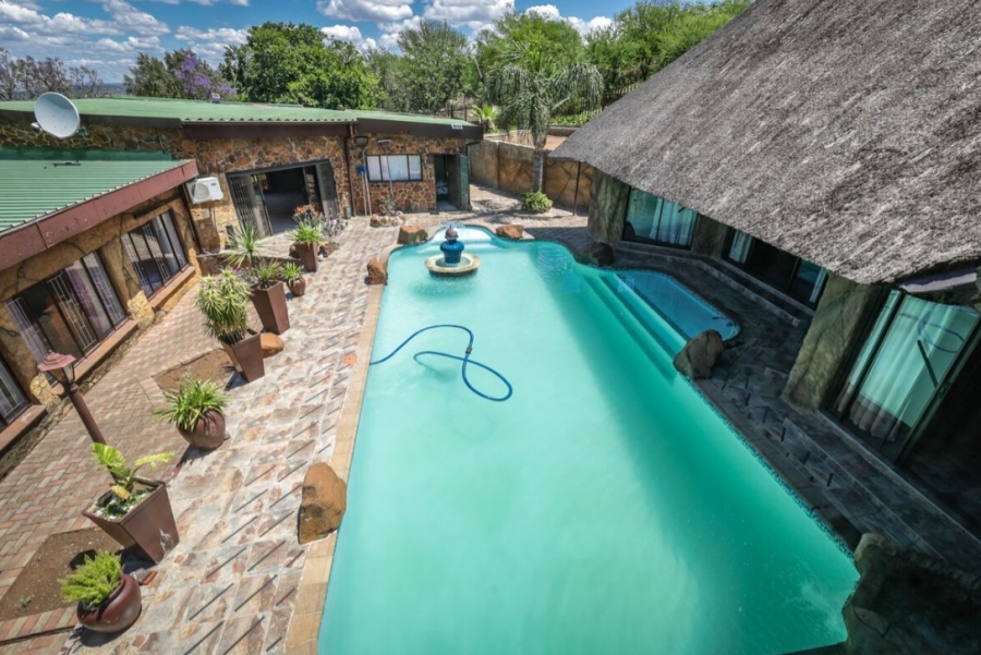 5 Bedroom Property for Sale in Signal Hill KwaZulu-Natal