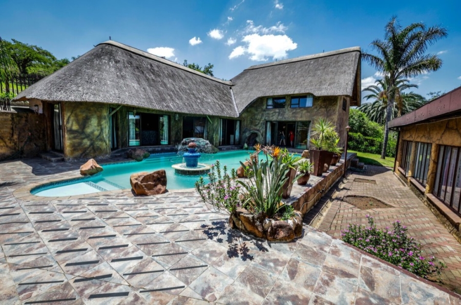 5 Bedroom Property for Sale in Signal Hill KwaZulu-Natal