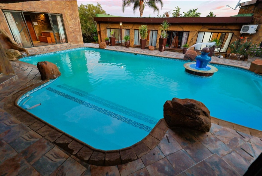 5 Bedroom Property for Sale in Signal Hill KwaZulu-Natal